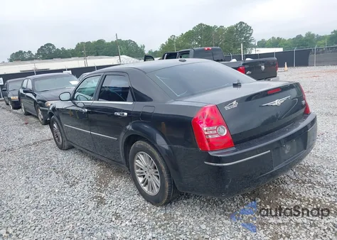 2010 Chrysler 300 Touring/Signature Series/Executive Series z USA, uszkodzony, nr VIN 2C3CA5CVXAH162184